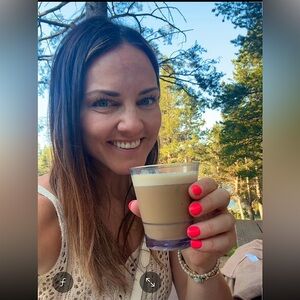 Meet your Posher, Carrie